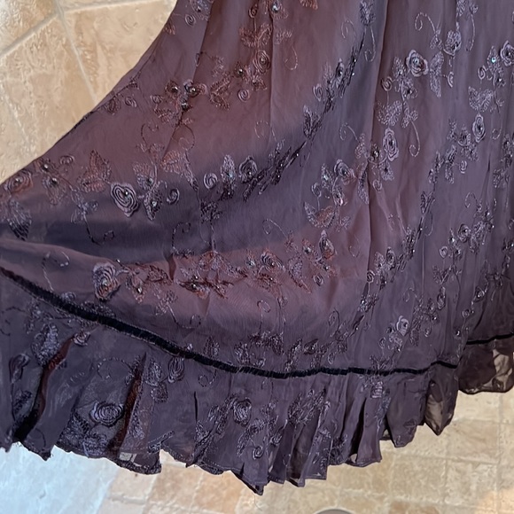 Gorgeous formal dress, size 20 - Picture 3 of 10